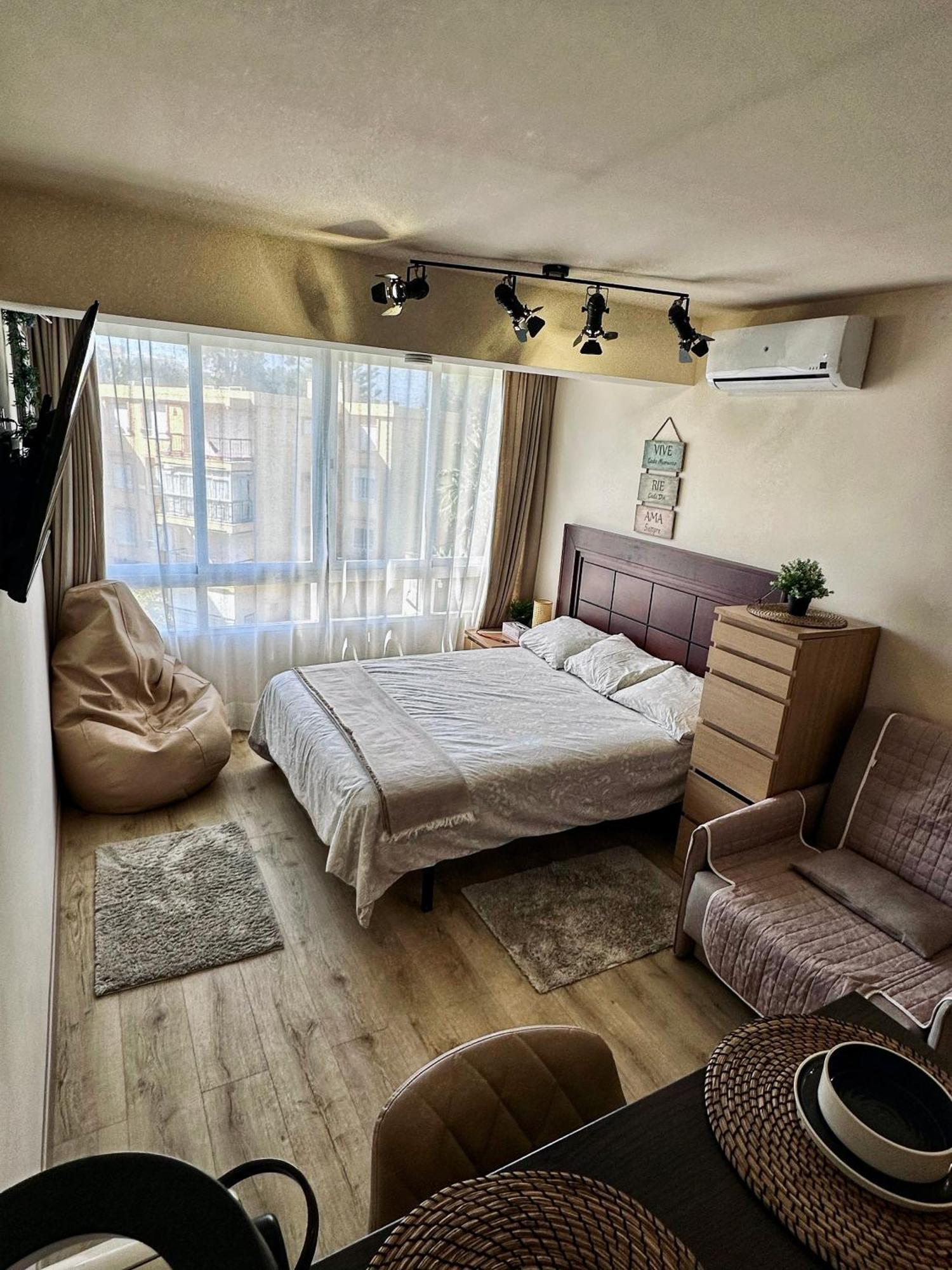 Lovely New Studio 77 埃斯特波纳 外观 照片